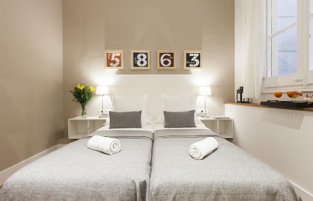 ברצלונה Aspasios Urquinaona Apartments מראה חיצוני תמונה