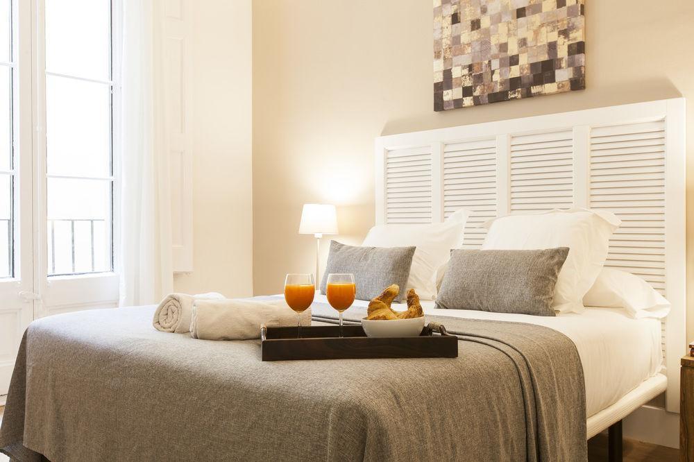 ברצלונה Aspasios Urquinaona Apartments מראה חיצוני תמונה
