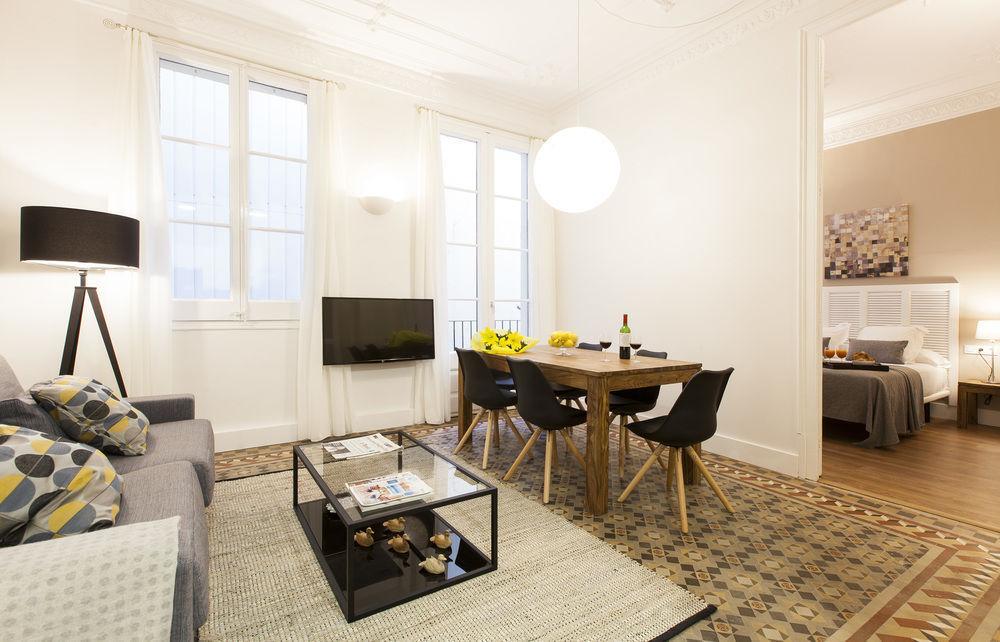 ברצלונה Aspasios Urquinaona Apartments מראה חיצוני תמונה